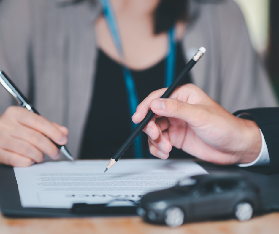 Assurer votre véhicule après l'approbation du prêt auto.