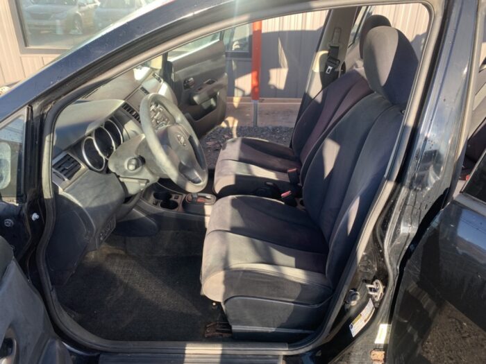 Nissan Versa 1,8 S - Image 6