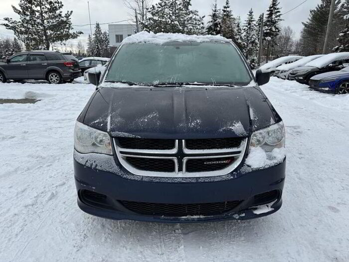 Dodge Grand Caravan Ensemble Valeur plus familiale 4 portes - Image 8