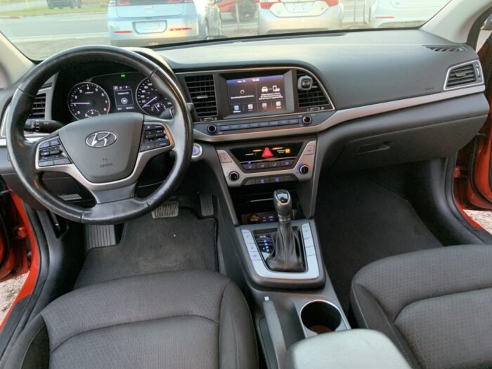 Hyundai Elantra GL SE - Image 11