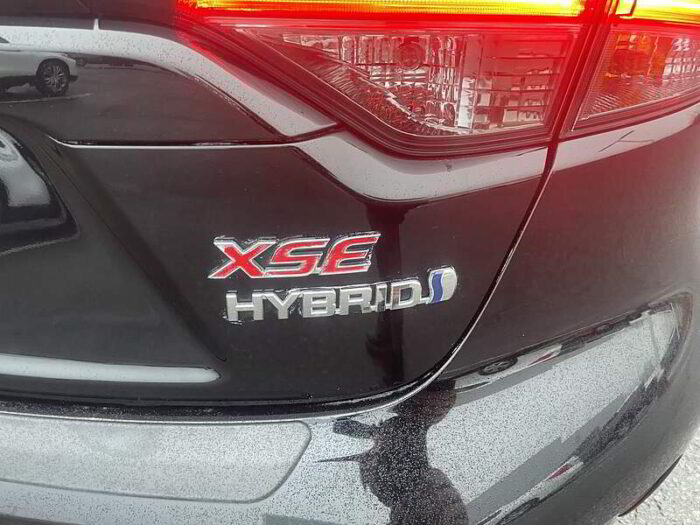 Toyota Corolla Hybrid Hybrid XSE CVT AWD - Image 7