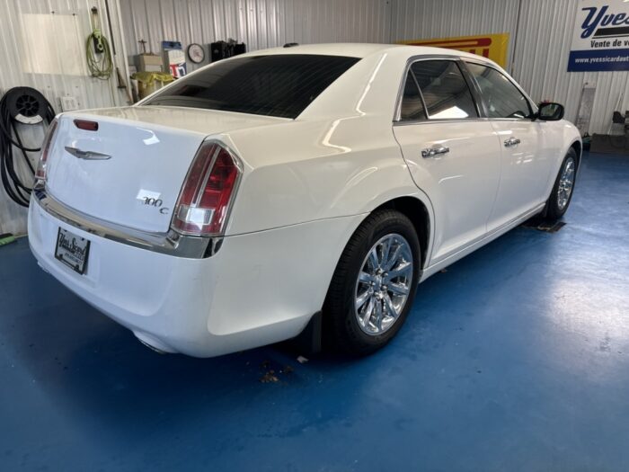 Chrysler 300 300C - Image 7