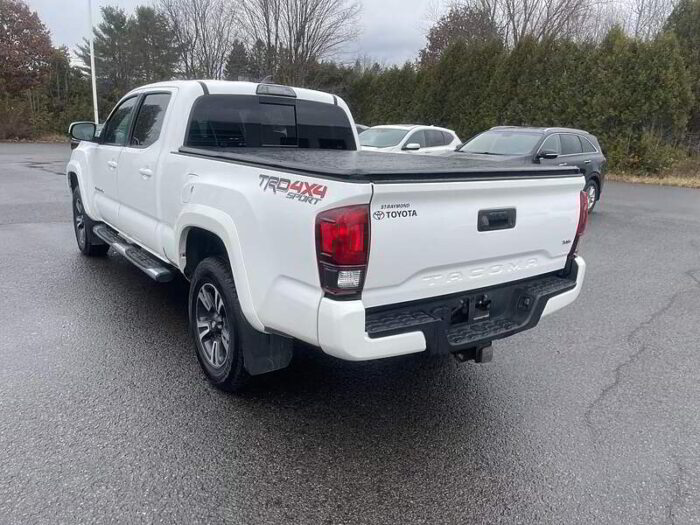 Toyota Tacoma 4x4 Double Cab V6 TRD Sport - Image 7