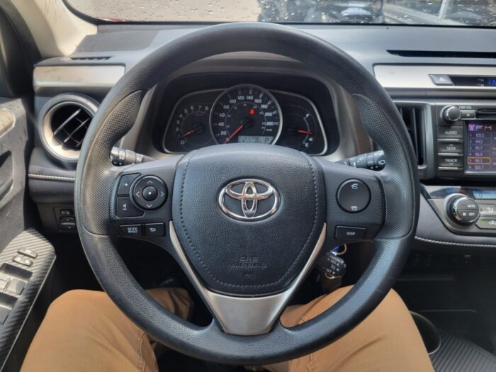 Toyota RAV4 XLE - Image 12