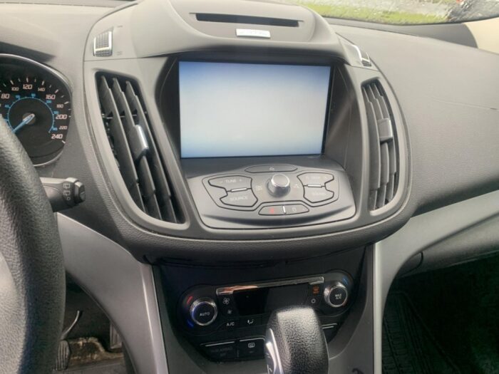 Ford Escape SE – Image 18