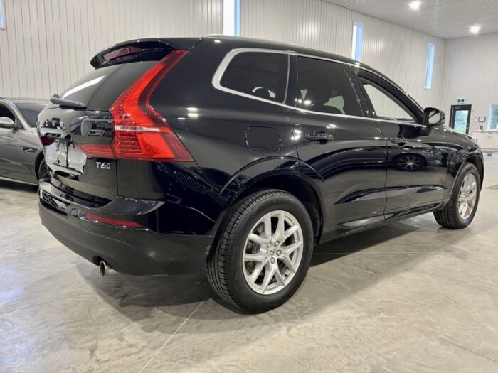 Volvo XC60 Momentum – Image 6