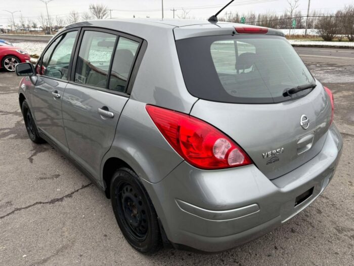 Nissan Versa 1,8 S - Image 6