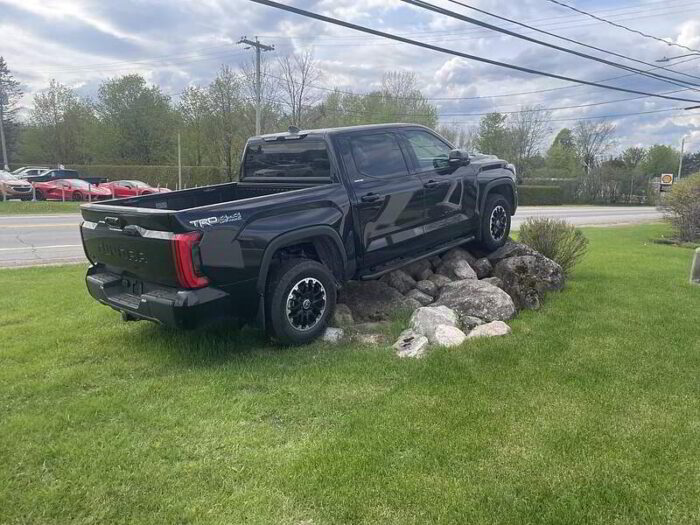 Toyota Tundra LIMITED HYBRIDE CREW MAX - SPÉCIALE DÉMONSTRATEUR - Image 4