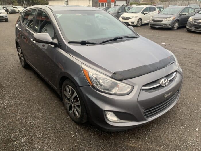 Hyundai Accent SE - Image 6