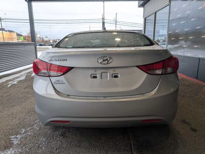 Hyundai Elantra GLS - Image 6