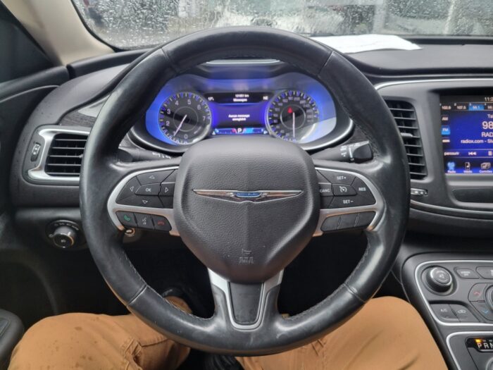 Chrysler 200 C - Image 12