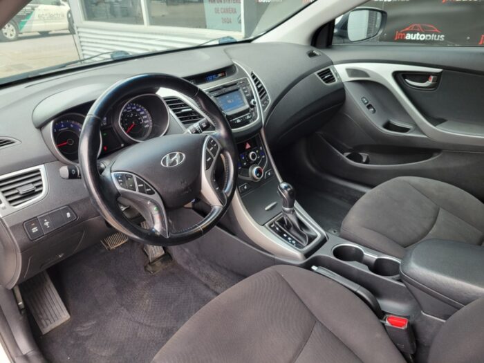 Hyundai Elantra GLS - Image 8