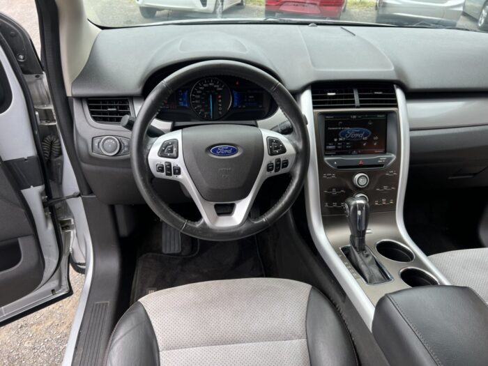 Ford Edge SEL - Image 11