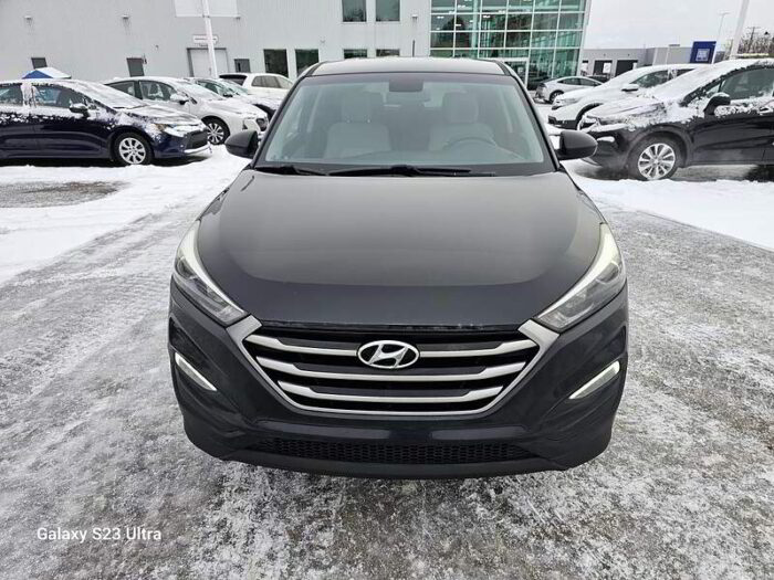 Hyundai Tucson AWD 4dr 2.0L - Image 3