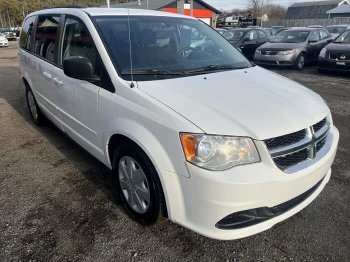 Dodge Grand Caravan SXT - Image 5