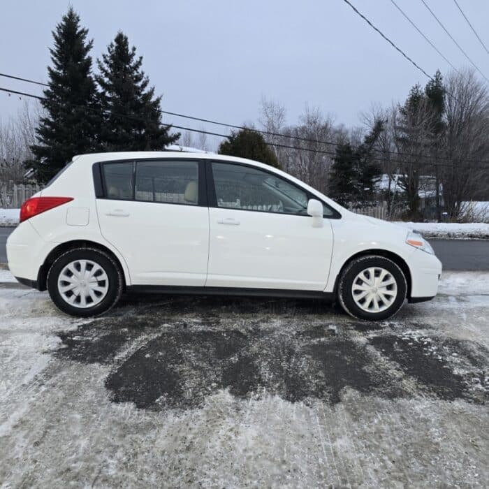 Nissan Versa 1,8 SL - Image 4