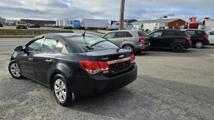 Chevrolet Cruze LS - Image 5