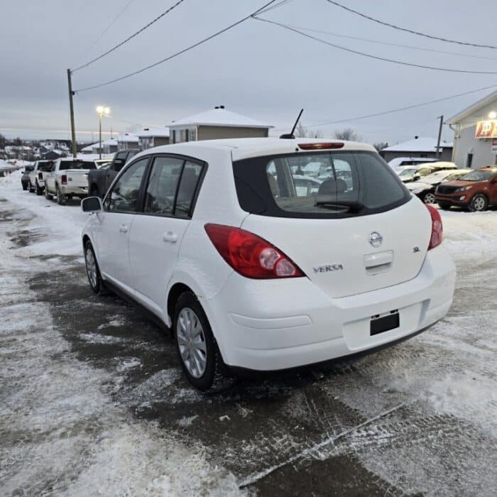 Nissan Versa 1,8 SL - Image 7