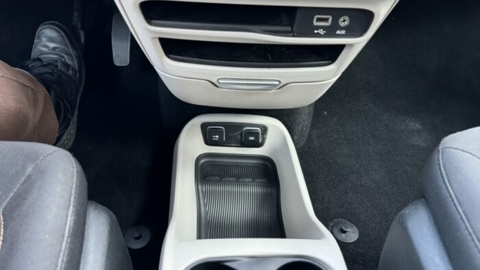 Chrysler Pacifica Touring - Image 32