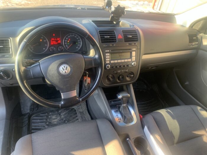 Volkswagen Rabbit Trendline - Image 12