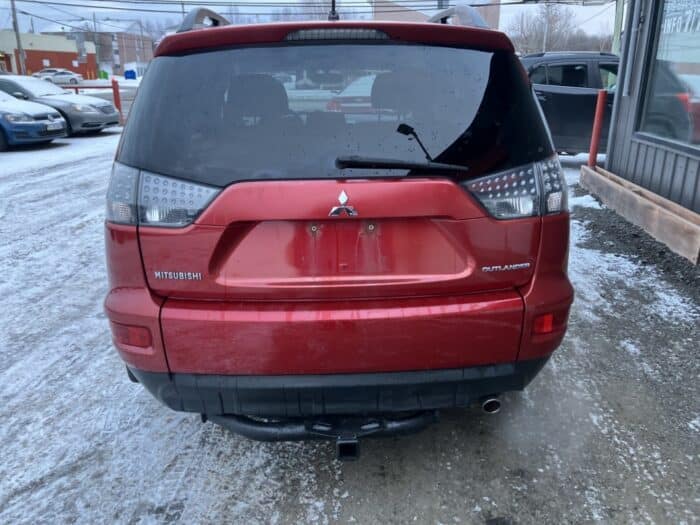 Mitsubishi Outlander ES - Image 17