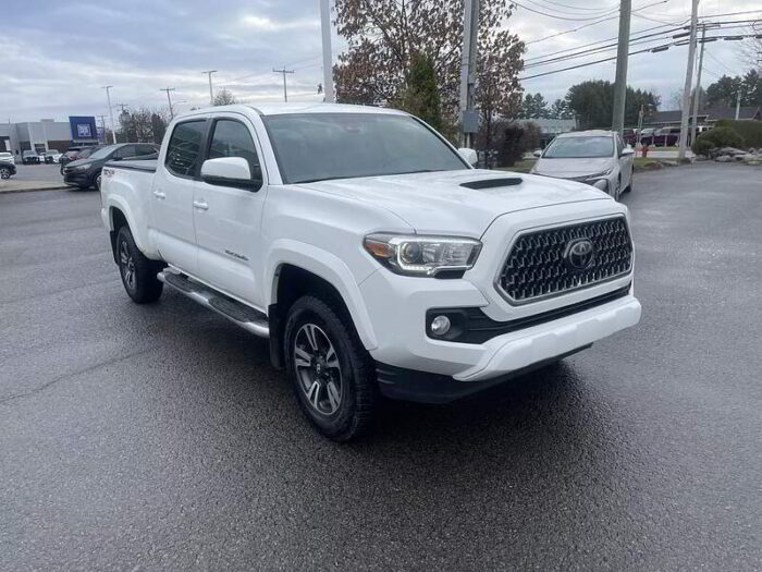 Toyota Tacoma 4x4 Double Cab V6 TRD Sport - Image 4