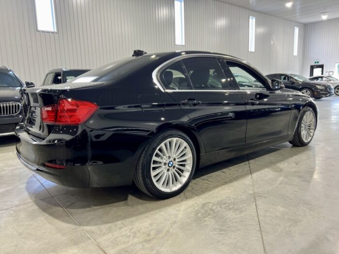 BMW Serie 3 328i xDrive – Image 4