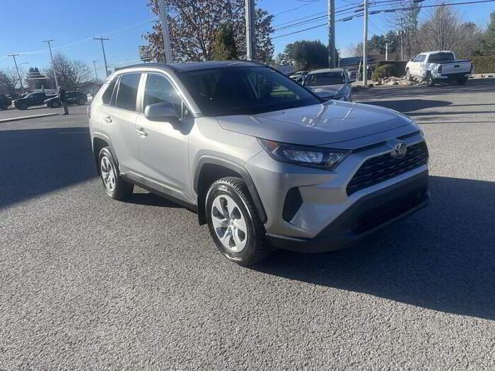 Toyota RAV4 LE AWD - Image 3