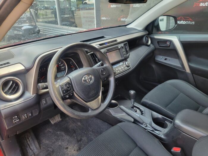 Toyota RAV4 XLE - Image 8