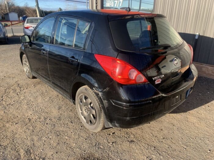 Nissan Versa 1,8 S - Image 3