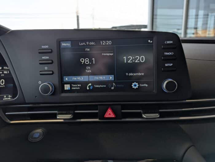 Hyundai Elantra Preferred w/Sun & Tech Package - Image 19