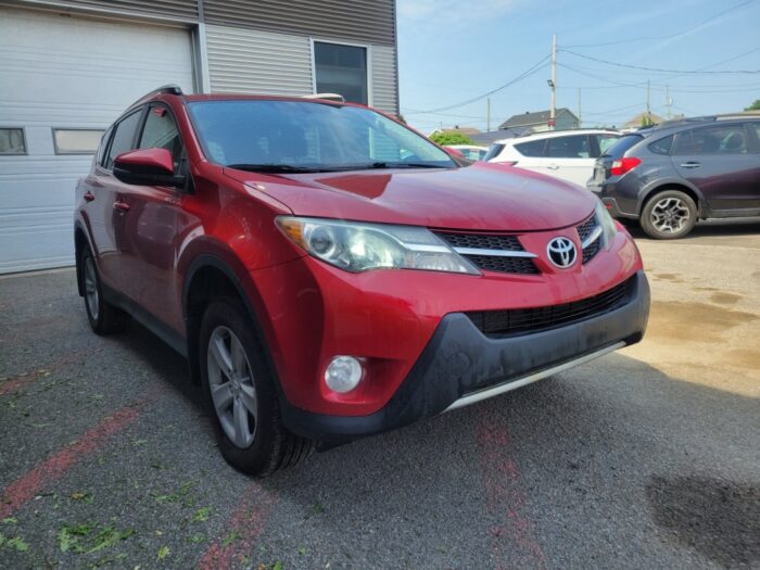 Toyota RAV4 XLE - Image 4