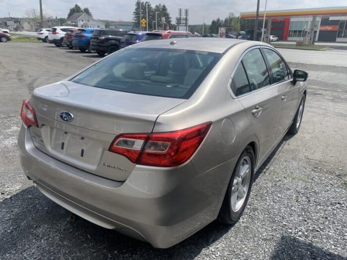 Subaru Legacy 2,5i avec Groupe Limited - Image 5