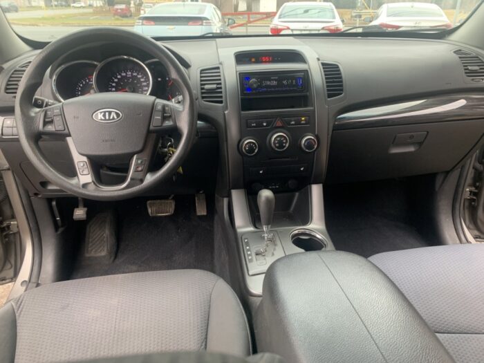 KIA Sorento LX - Image 14