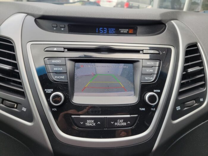 Hyundai Elantra GLS - Image 17