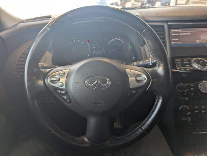 Infiniti QX70 Premium - Image 14