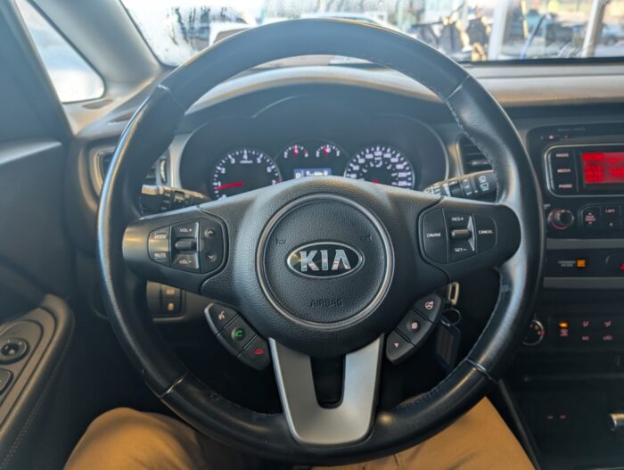 KIA Rondo LX - Image 11