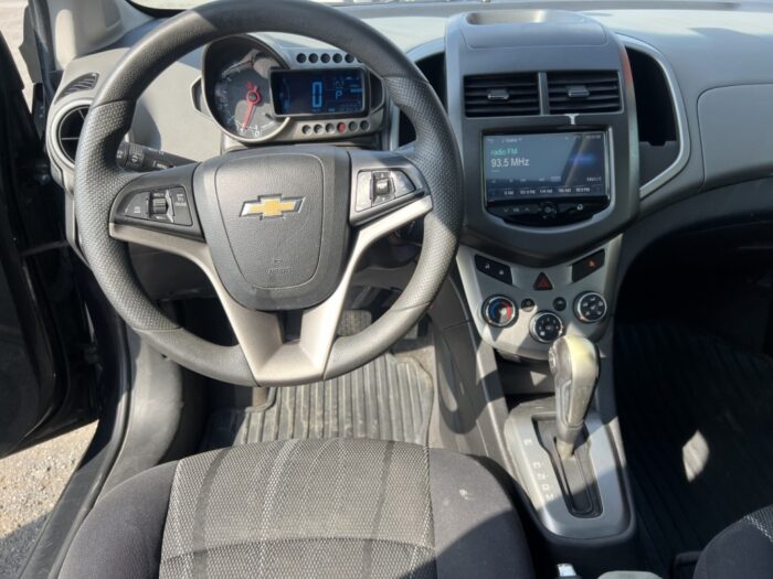 Chevrolet Sonic LT - Image 10