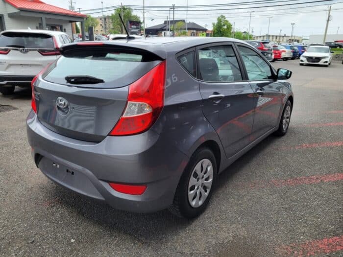 Hyundai Accent GL - Image 5