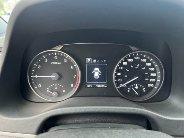 Hyundai Elantra GL - Image 12