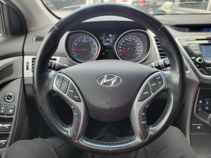 Hyundai Elantra GLS - Image 12