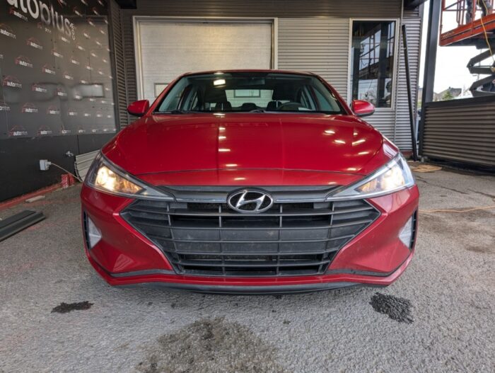 Hyundai Elantra Essential - Image 2