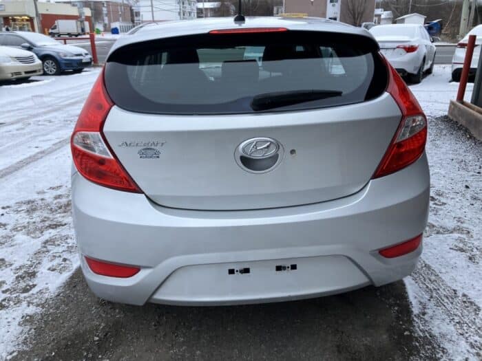 Hyundai Accent GLS - Image 25