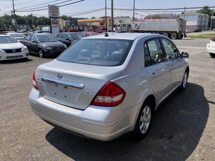 Nissan Versa 1,8 SL - Image 5