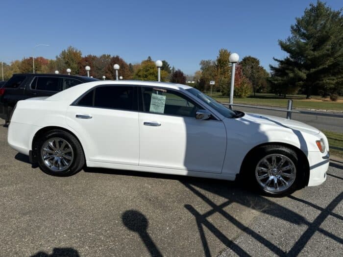 Chrysler 300 300C - Image 22