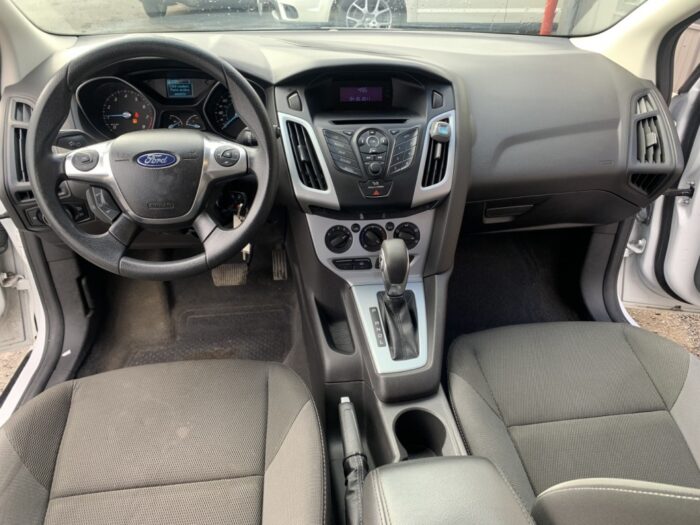 Ford Focus SE - Image 10