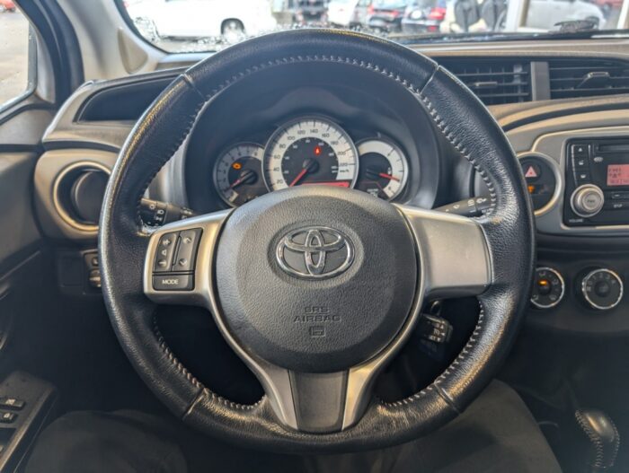 Toyota Yaris SE - Image 11