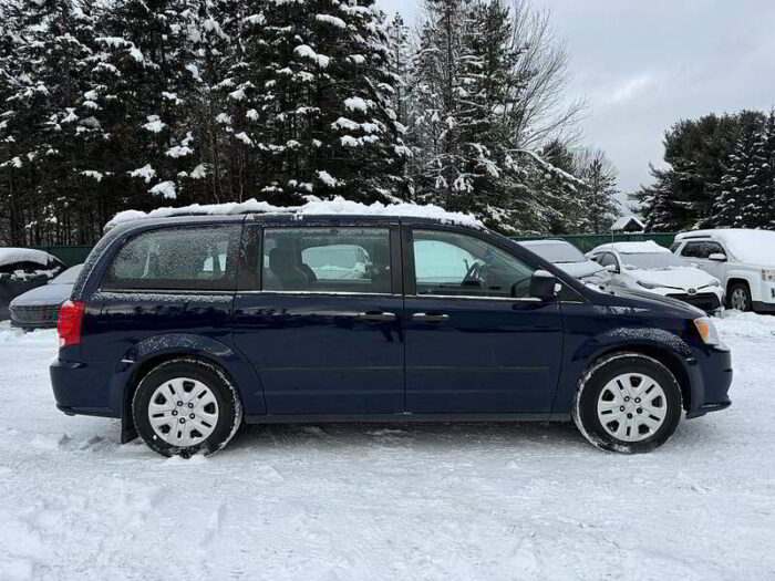 Dodge Grand Caravan Ensemble Valeur plus familiale 4 portes - Image 6