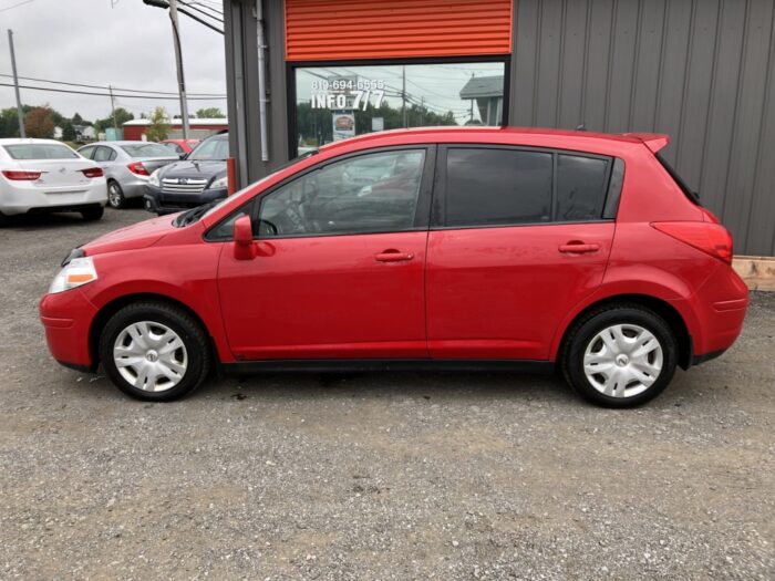 Nissan Versa 1,8 S - Image 4