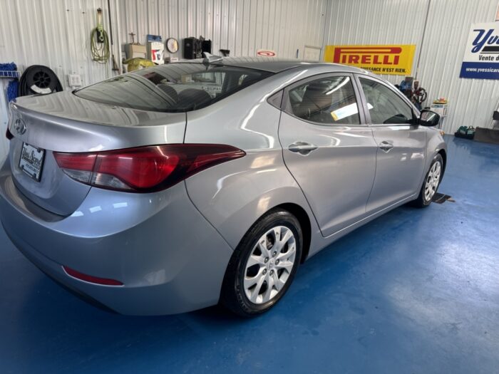 Hyundai Elantra GL - Image 6